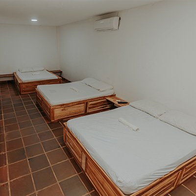 Habitaciones múltiples de la cabaña La Guadalupana en Ecohotel Del Toro Arboletes